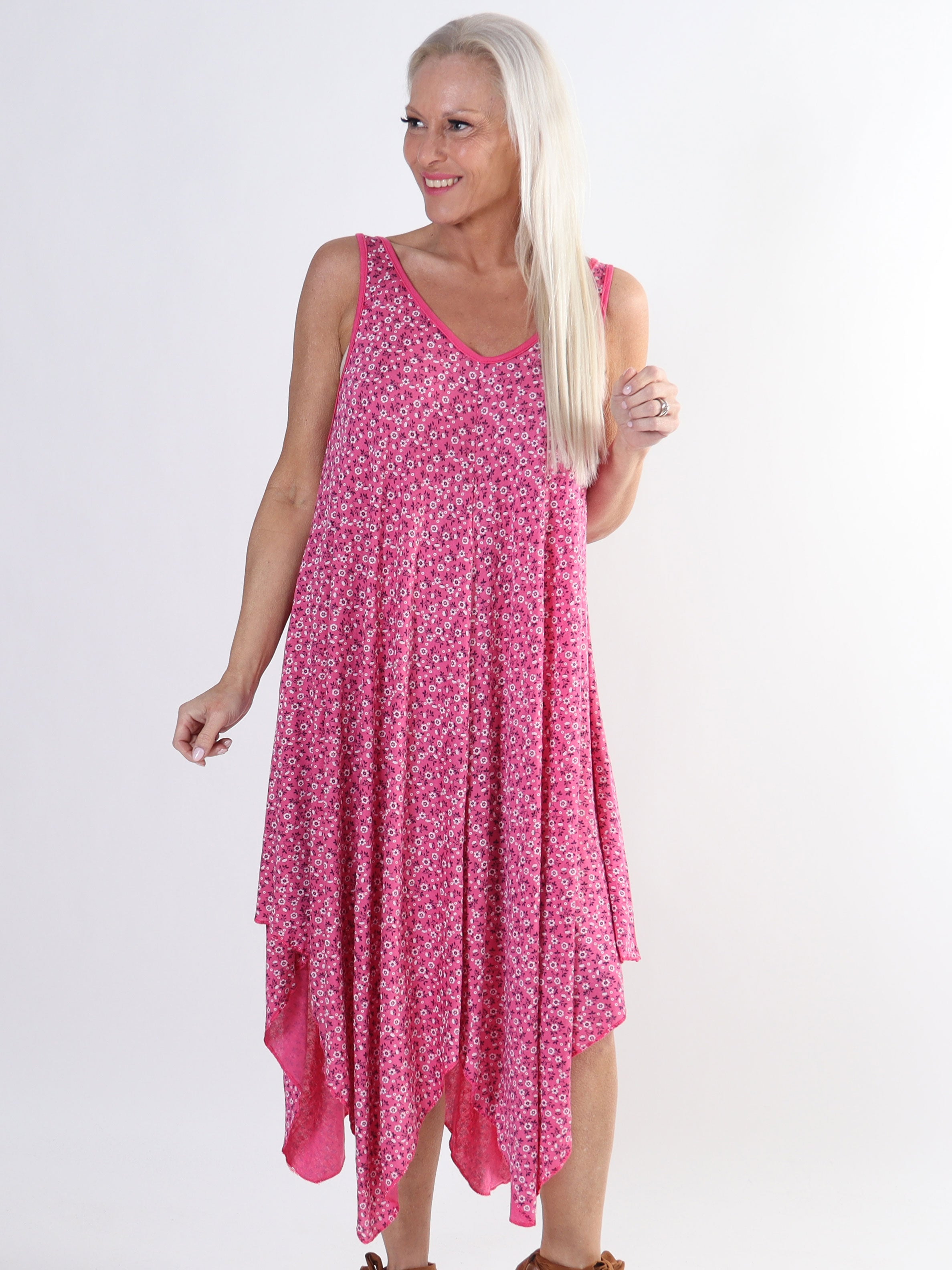 Veronica Small Flower - Plus size kjole med blomsterprint og brede stropper